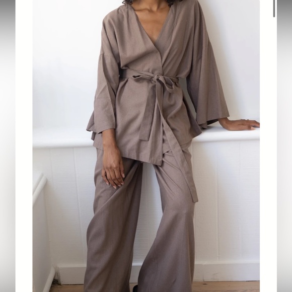 💥LAST CHANCE💥 NWT Laude the Label Hepburn Pleated Trouser Pant - Morel Silk Noil - Picture 5 of 17